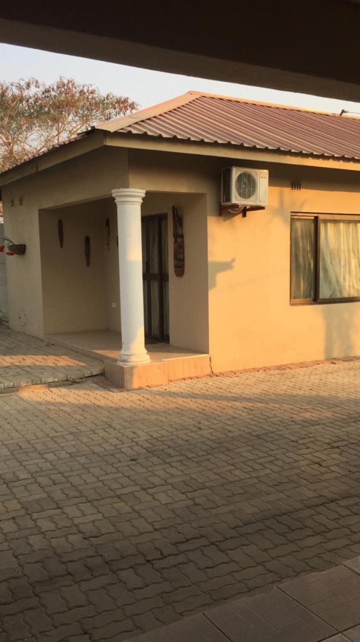 Moniques Executive Apartments Lusaka Exterior photo